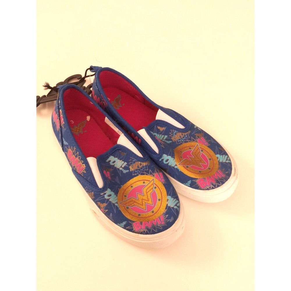 WONDER WOMAN GIRLS  BLUE SLIP ON COMIC BOOK SHOES SIZE 3 NEW